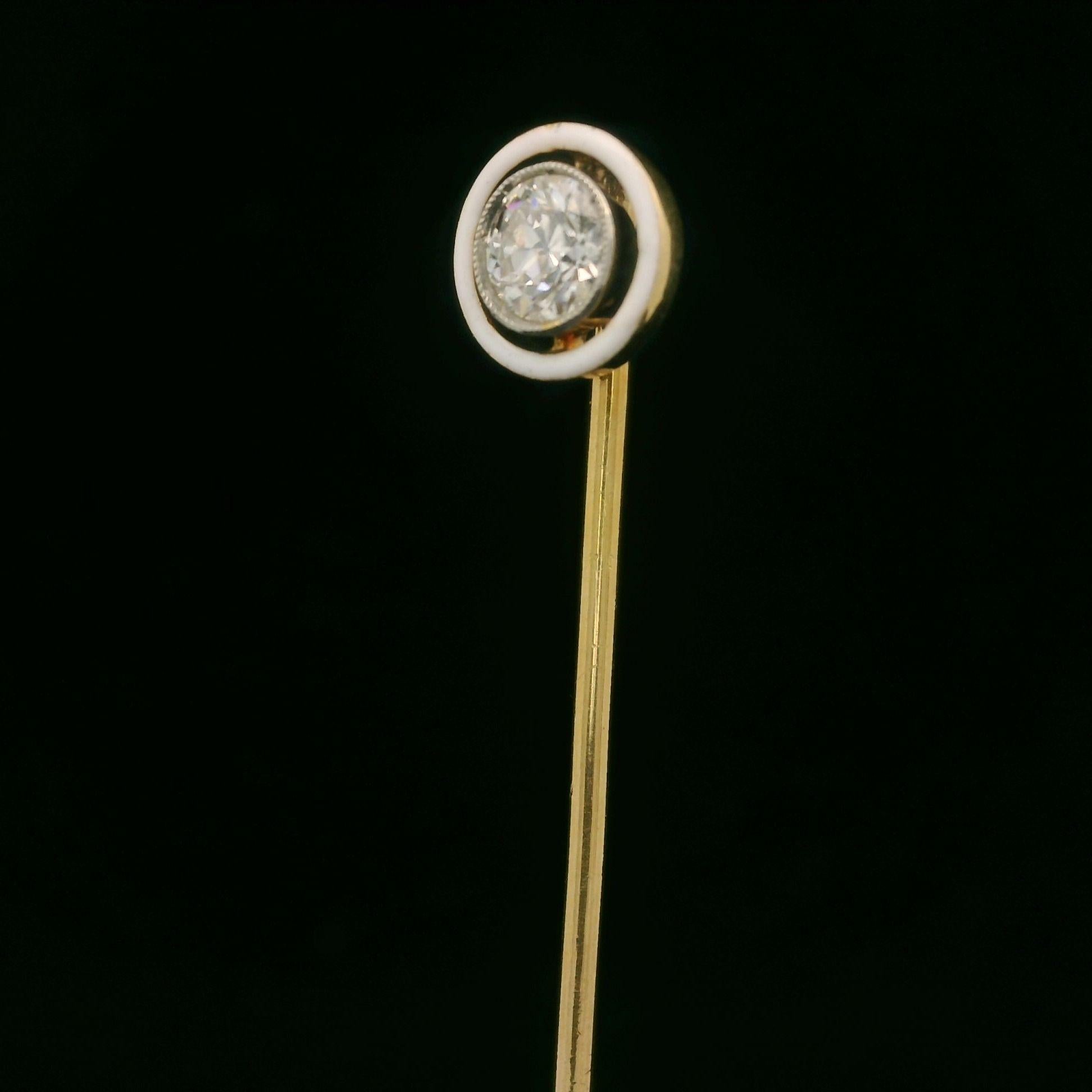Édouardien Ancienne épingle à cible en or et platine de l'époque édouardienne, ornée d'un diamant vieilli et émaillée en vente