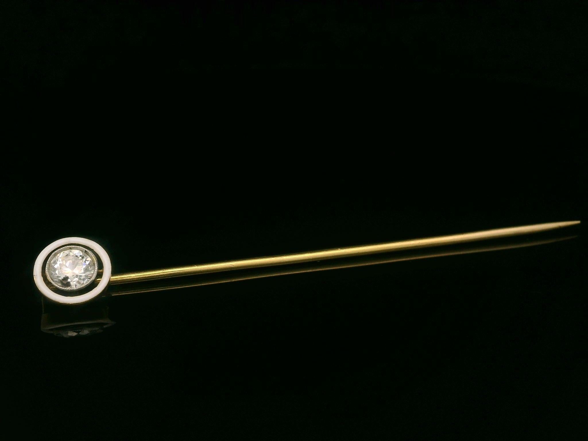 Ancienne épingle à cible en or et platine de l'époque édouardienne, ornée d'un diamant vieilli et émaillée Pour femmes en vente
