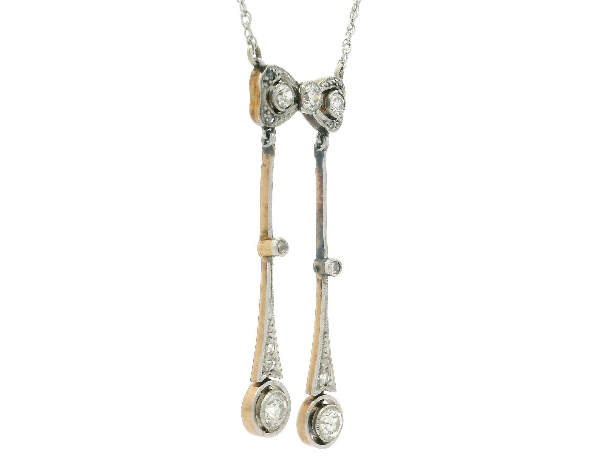 Collier pendentif lavallière édouardien ancien en or et platine avec ruban de diamants en vente 4