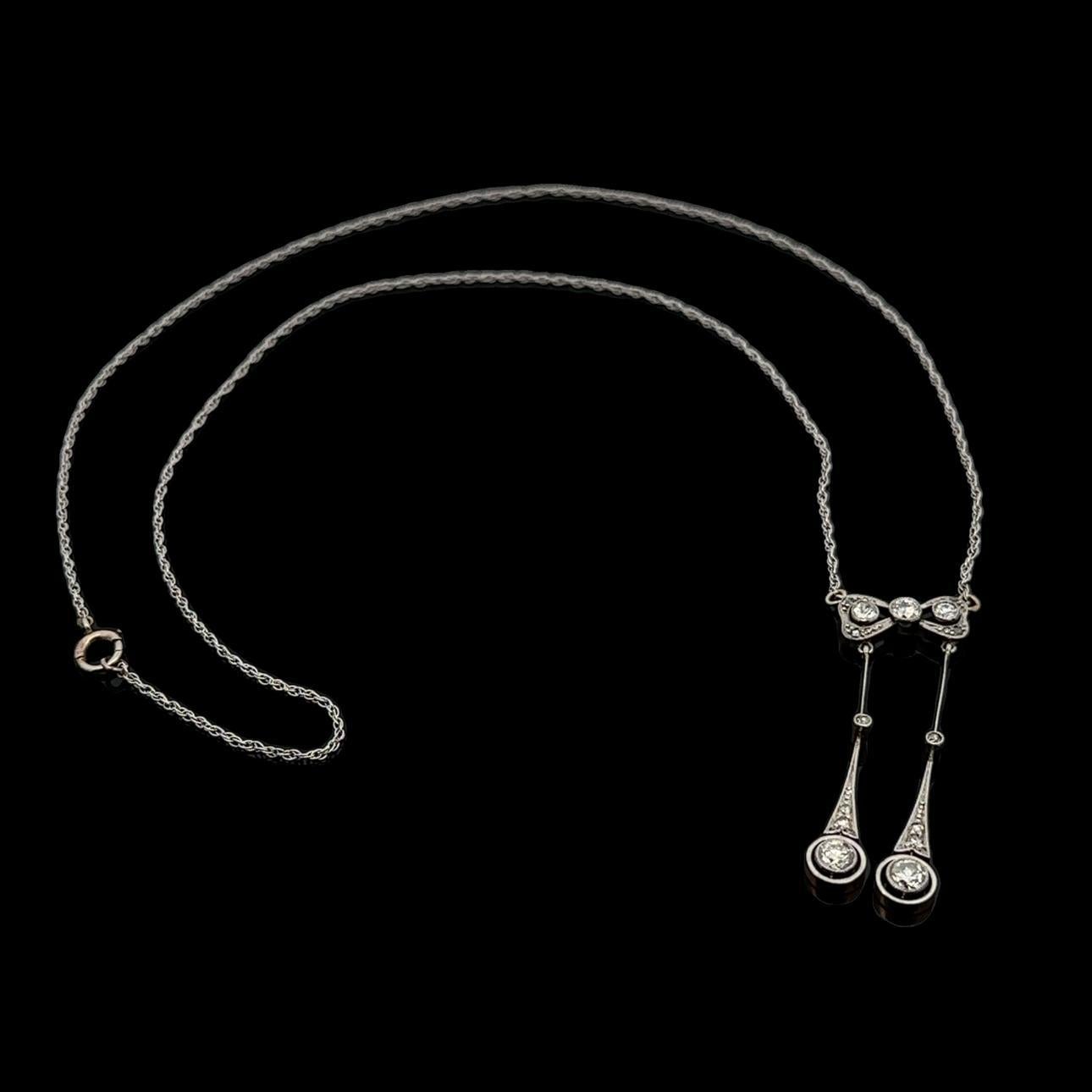 Taille vieille Europe Collier pendentif lavallière édouardien ancien en or et platine avec ruban de diamants en vente