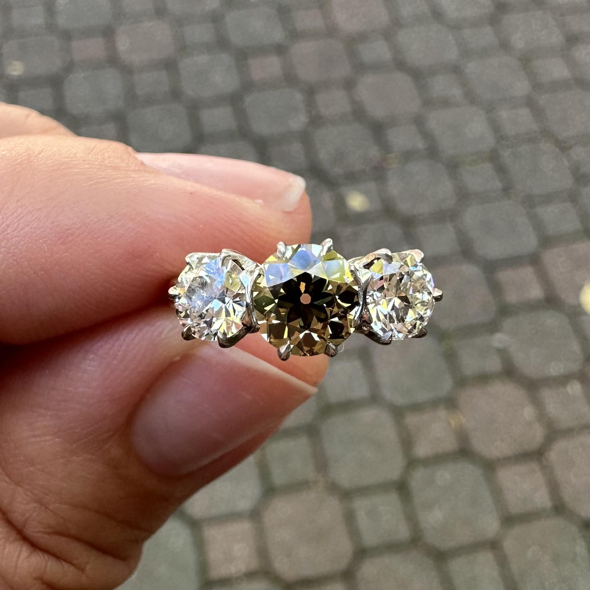 Antique Edwardian Gold Platinum GIA 2.11ct Fancy Yellow Old Diamond 3 Stone Ring For Sale 6