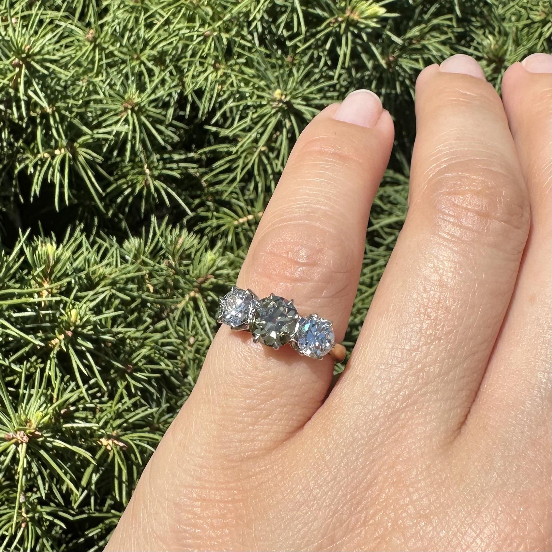 Antique Edwardian Gold Platinum GIA 2.11ct Fancy Yellow Old Diamond 3 Stone Ring For Sale 4