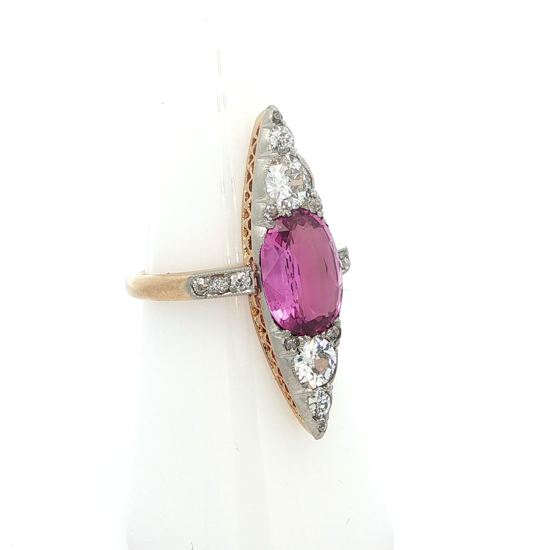 Bague ancienne édouardienne en or et platine, saphir rose, diamant et longue navette en vente 8