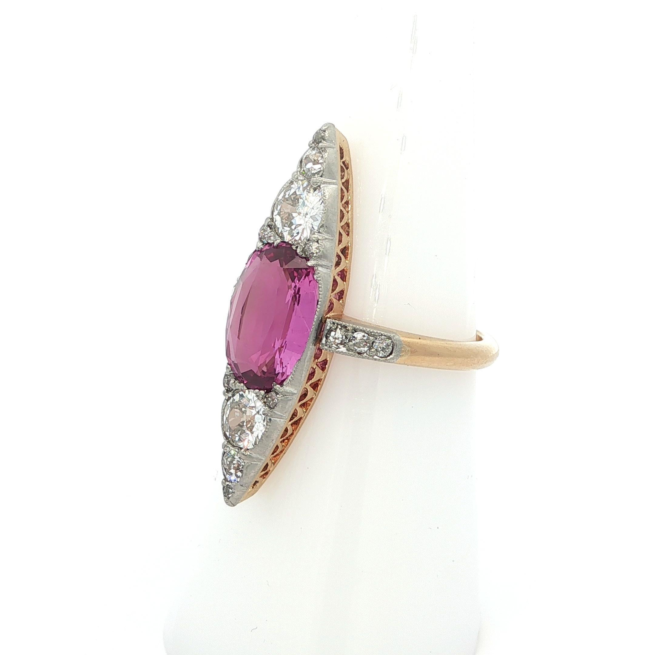 Bague ancienne édouardienne en or et platine, saphir rose, diamant et longue navette Excellent état - En vente à Montclair, NJ