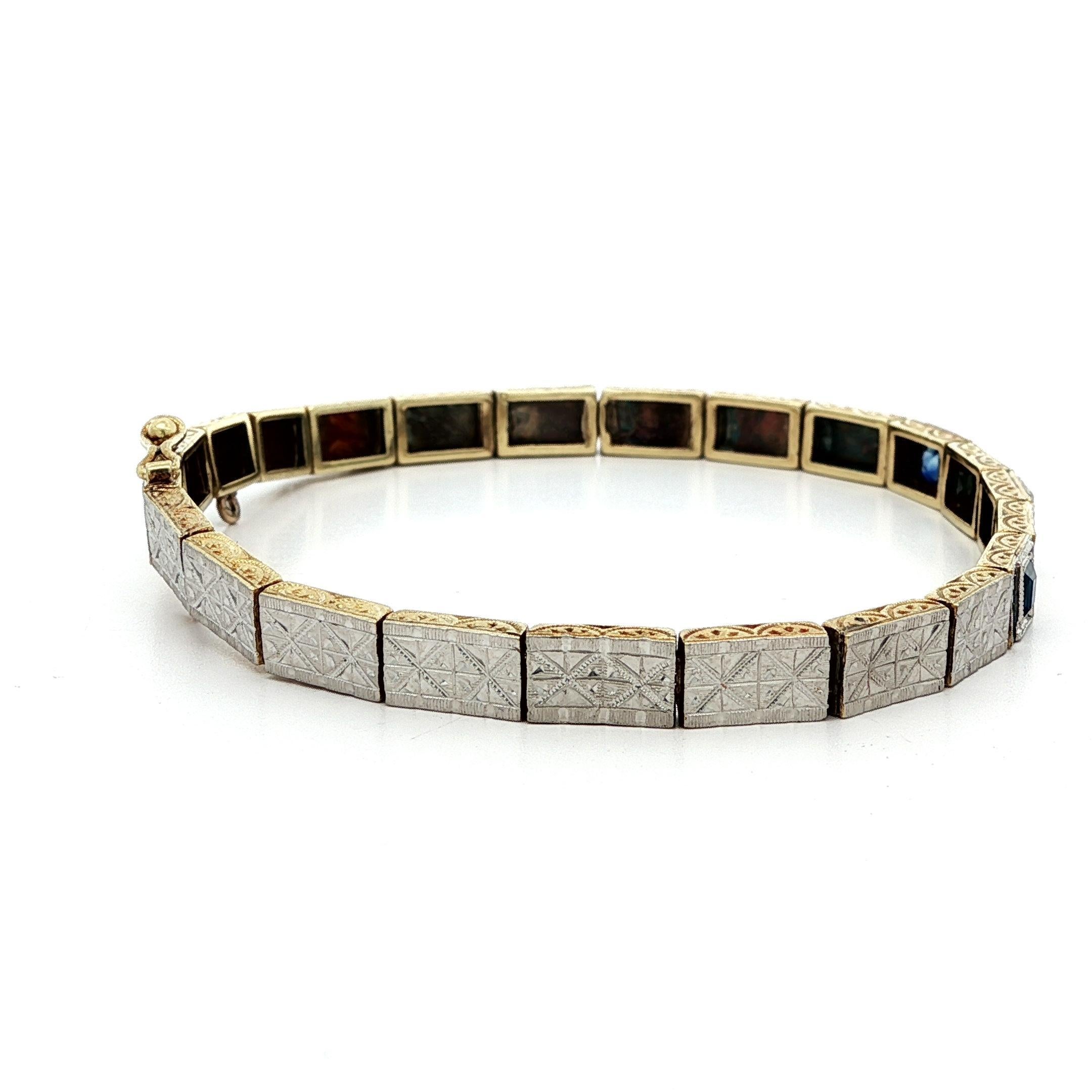 Edoardiano Antico bracciale edoardiano in oro e platino con zaffiro e diamante inciso a mano in vendita