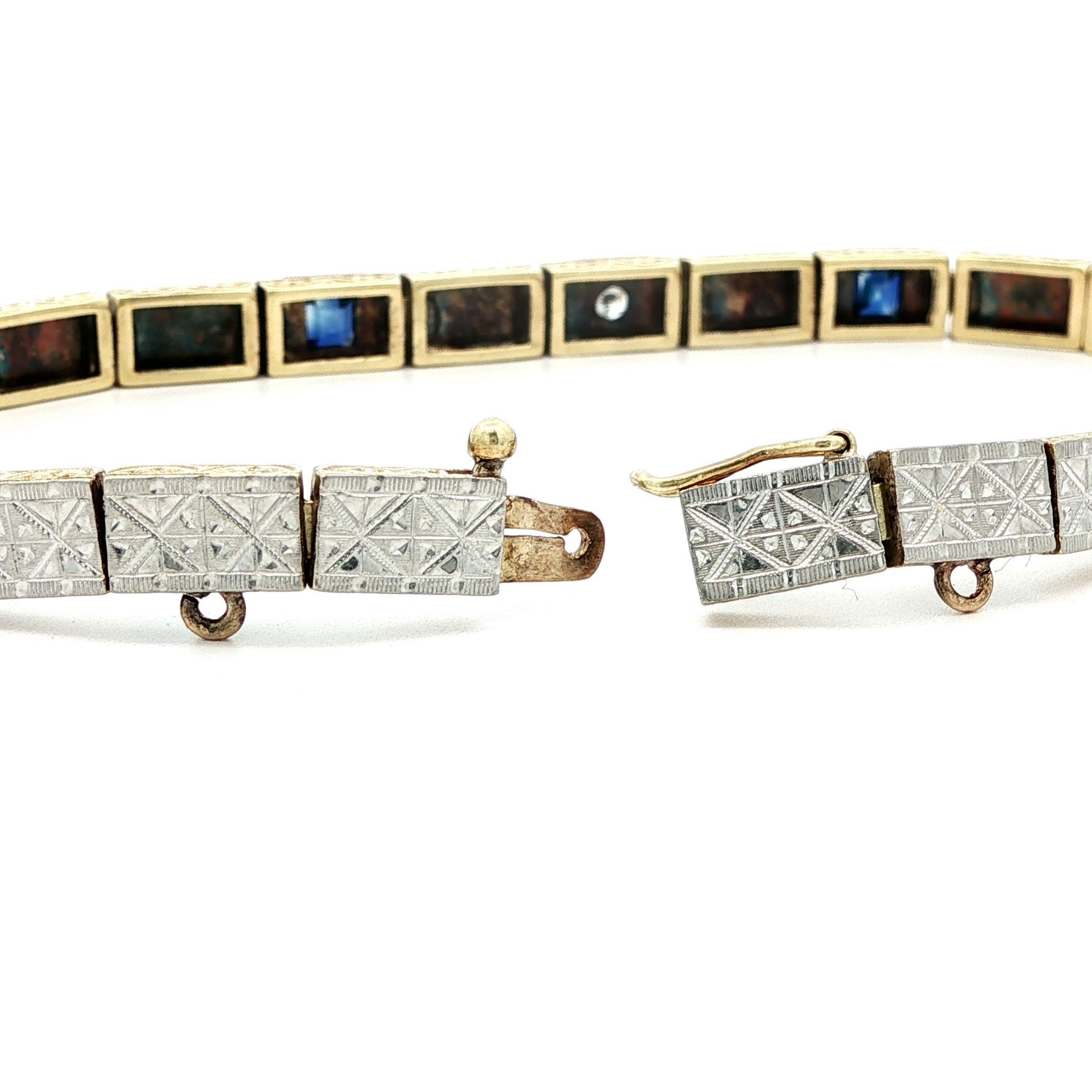Antico bracciale edoardiano in oro e platino con zaffiro e diamante inciso a mano in vendita 1