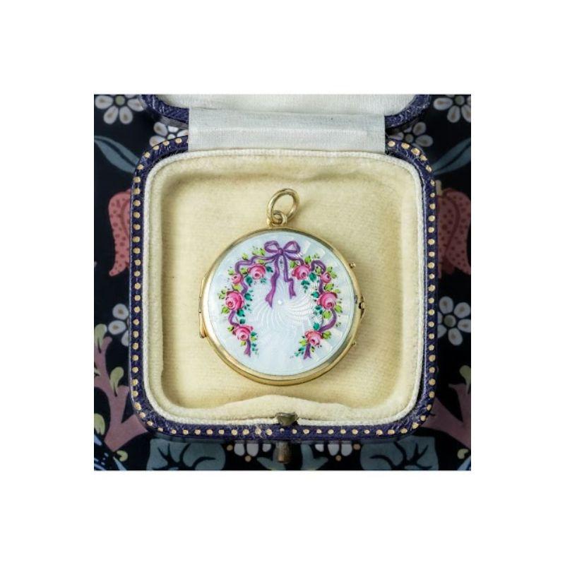 Antique Edwardian Guilloche Enamel Floral Locket, circa 1901 – 1915 For Sale 4