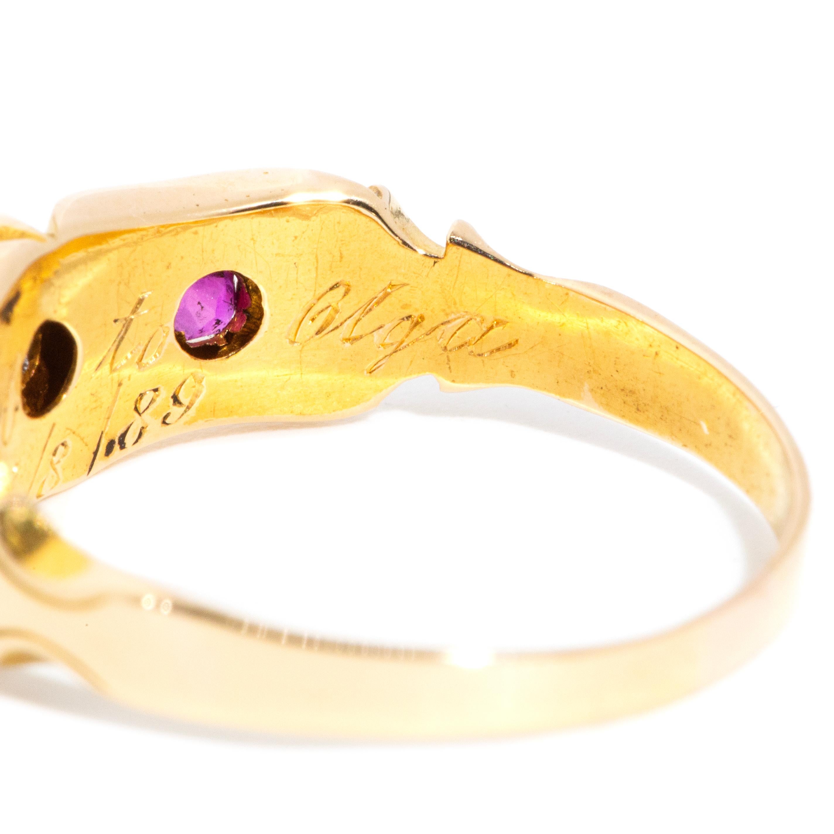 Antiguo anillo eduardiano de oro de 20 quilates con diamantes y rubíes de talla europea en venta 3