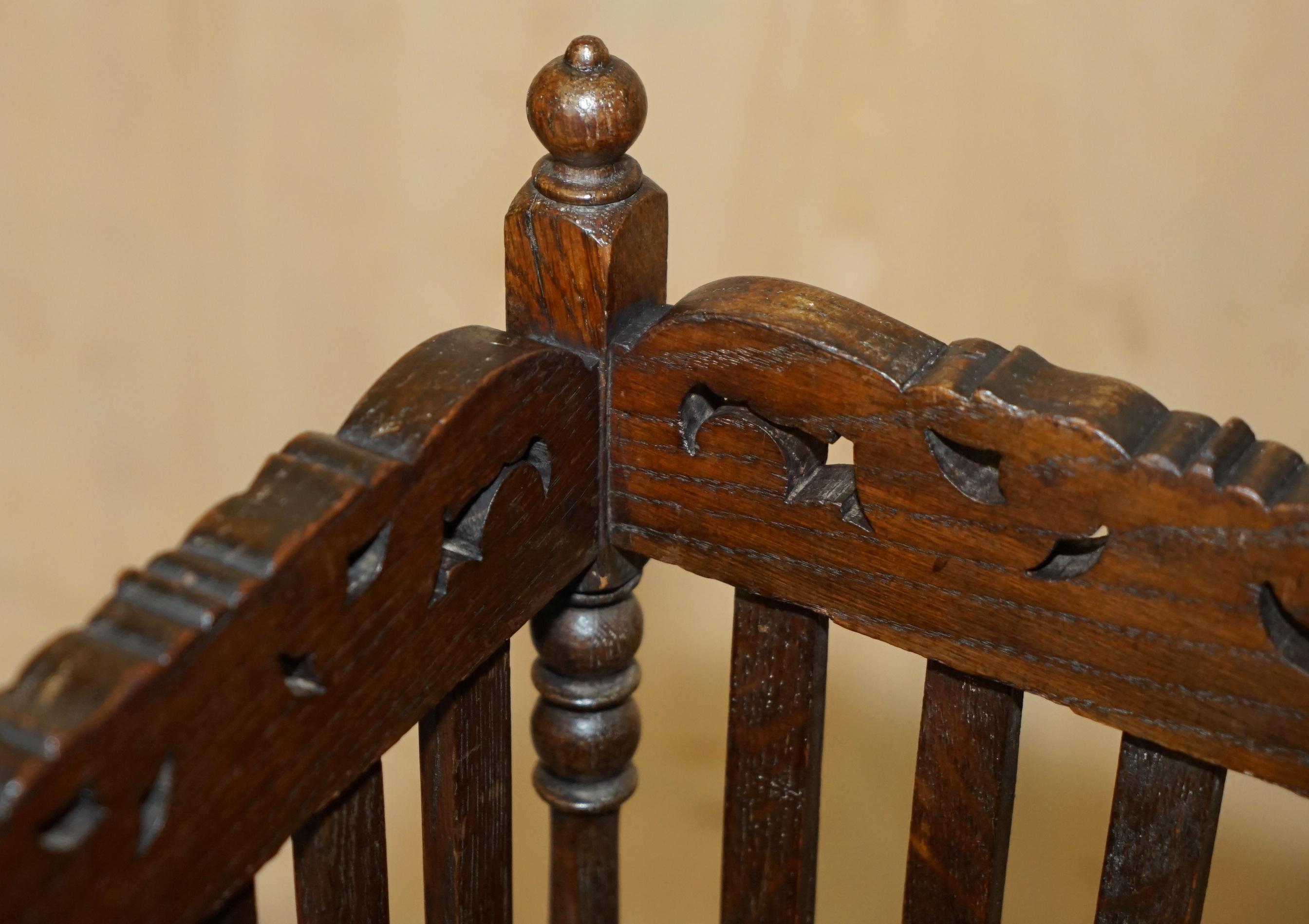 ANTIQUE EDWARDIAN HAND CARVED ENGLISH OAK WALKING STiCK OR UMBRELLA STAND (Eichenholz) im Angebot