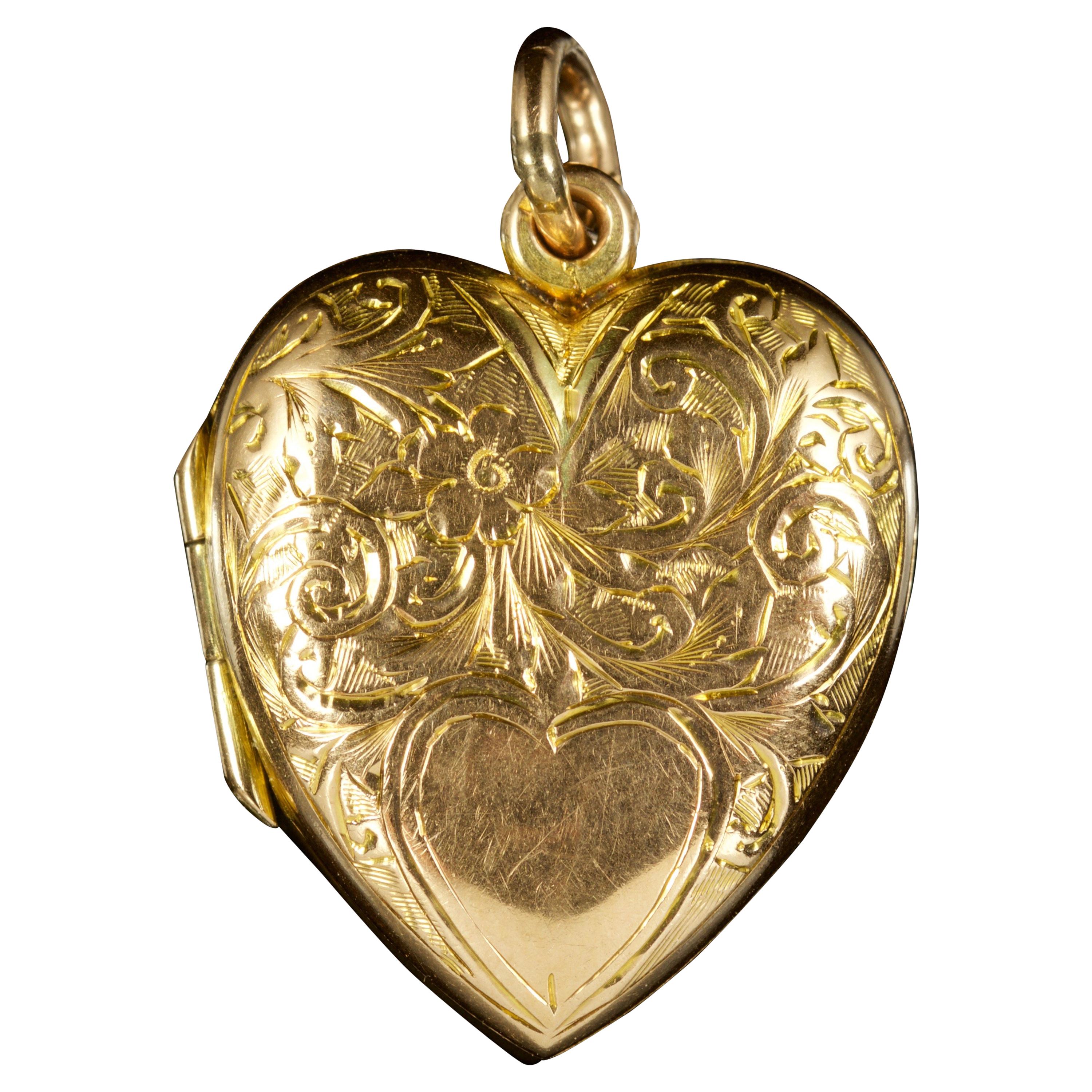 Antique Edwardian Heart Locket 9 Carat Dated 1904 For Sale