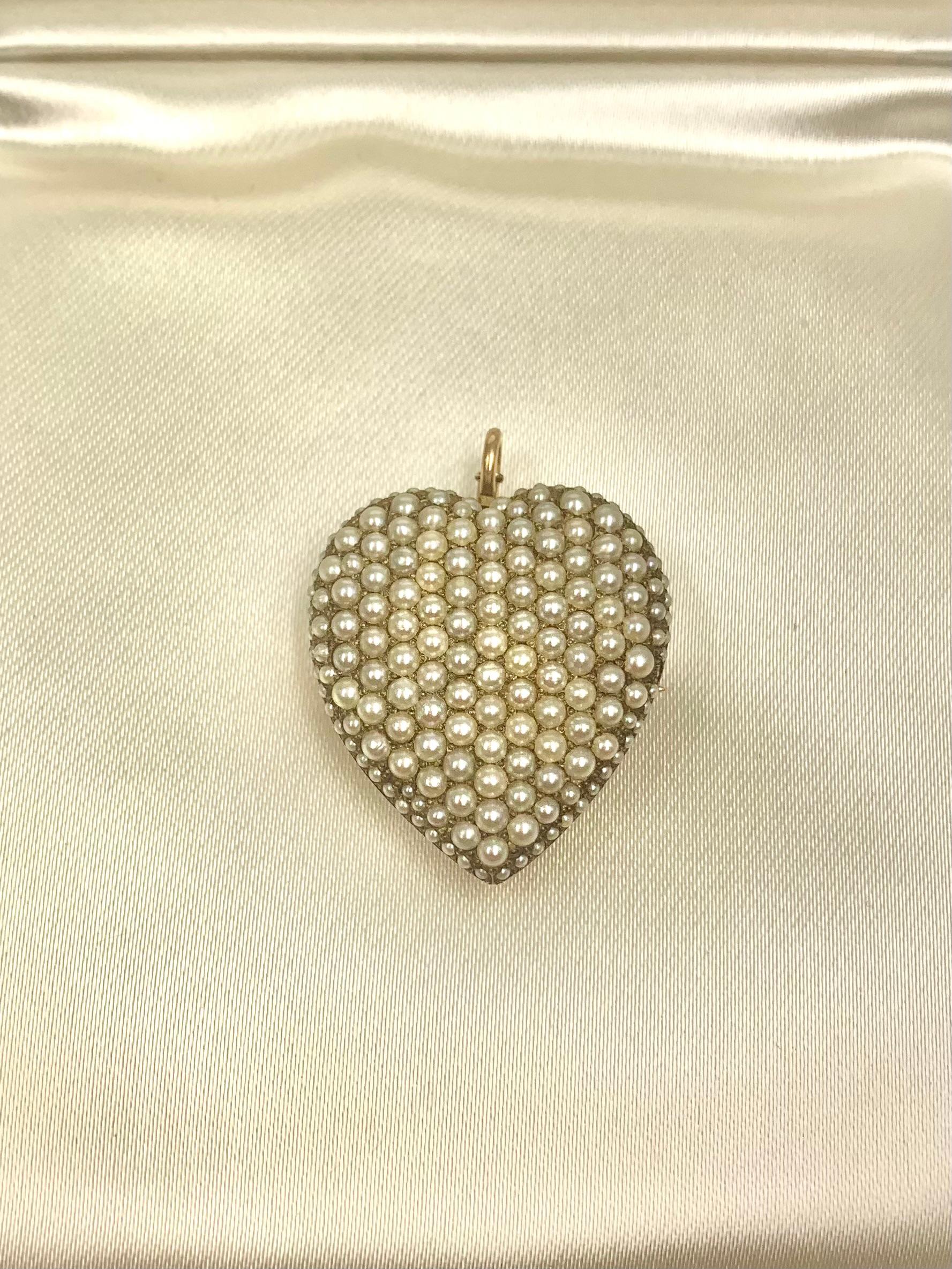 Antique Edwardian Heart Shaped Natural Pearl 14K Gold Pendant, Riker Brothers In Good Condition For Sale In New York, NY