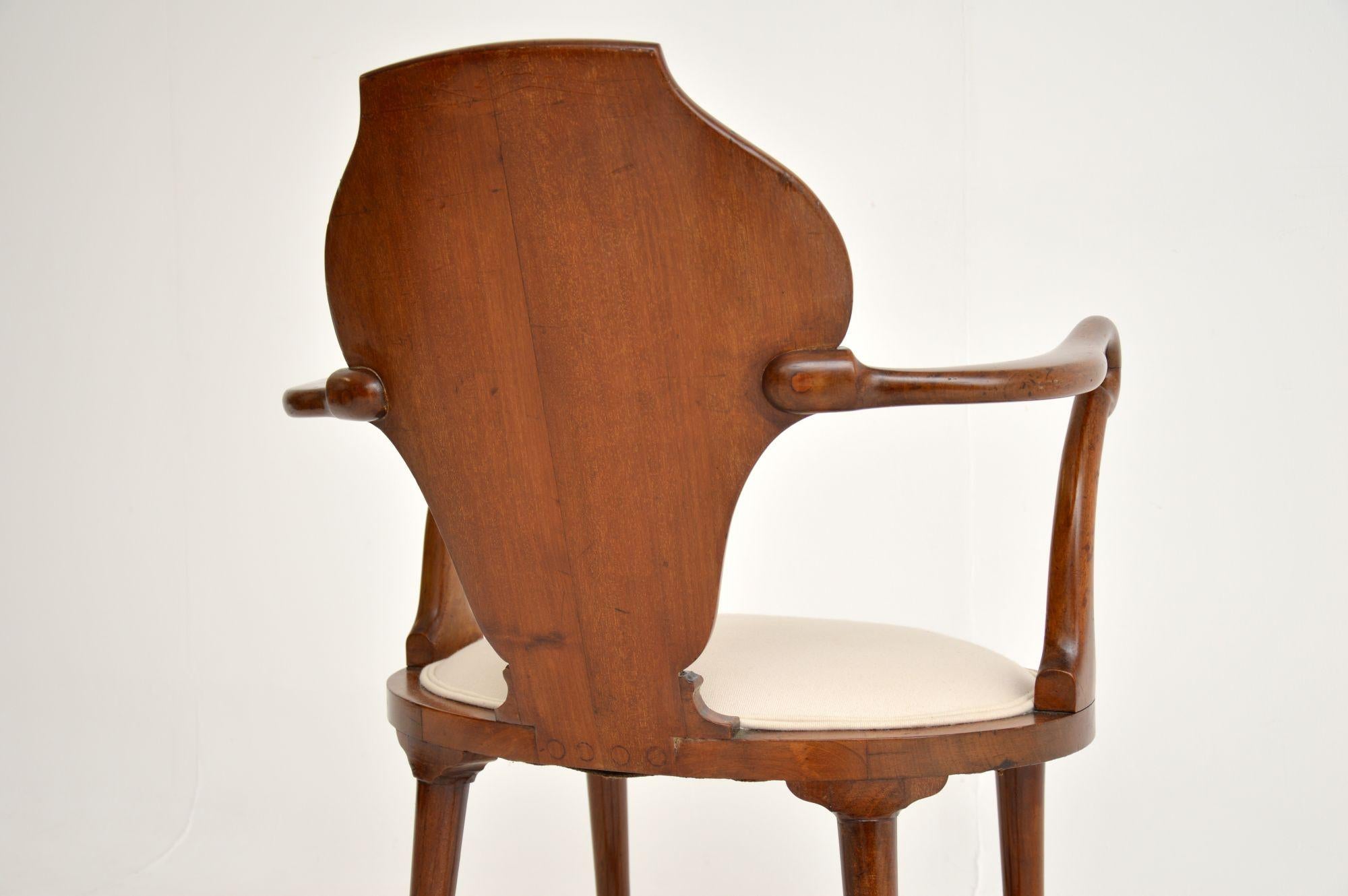 Antiker edwardianischer Sessel mit Intarsien (Stoff) im Angebot