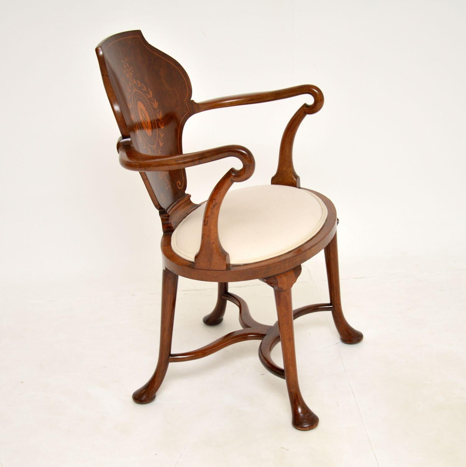 Antiker edwardianischer Sessel mit Intarsien (Edwardian) im Angebot