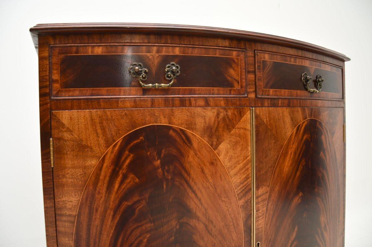 Ancienne armoire en marqueterie de style édouardien en vente 2