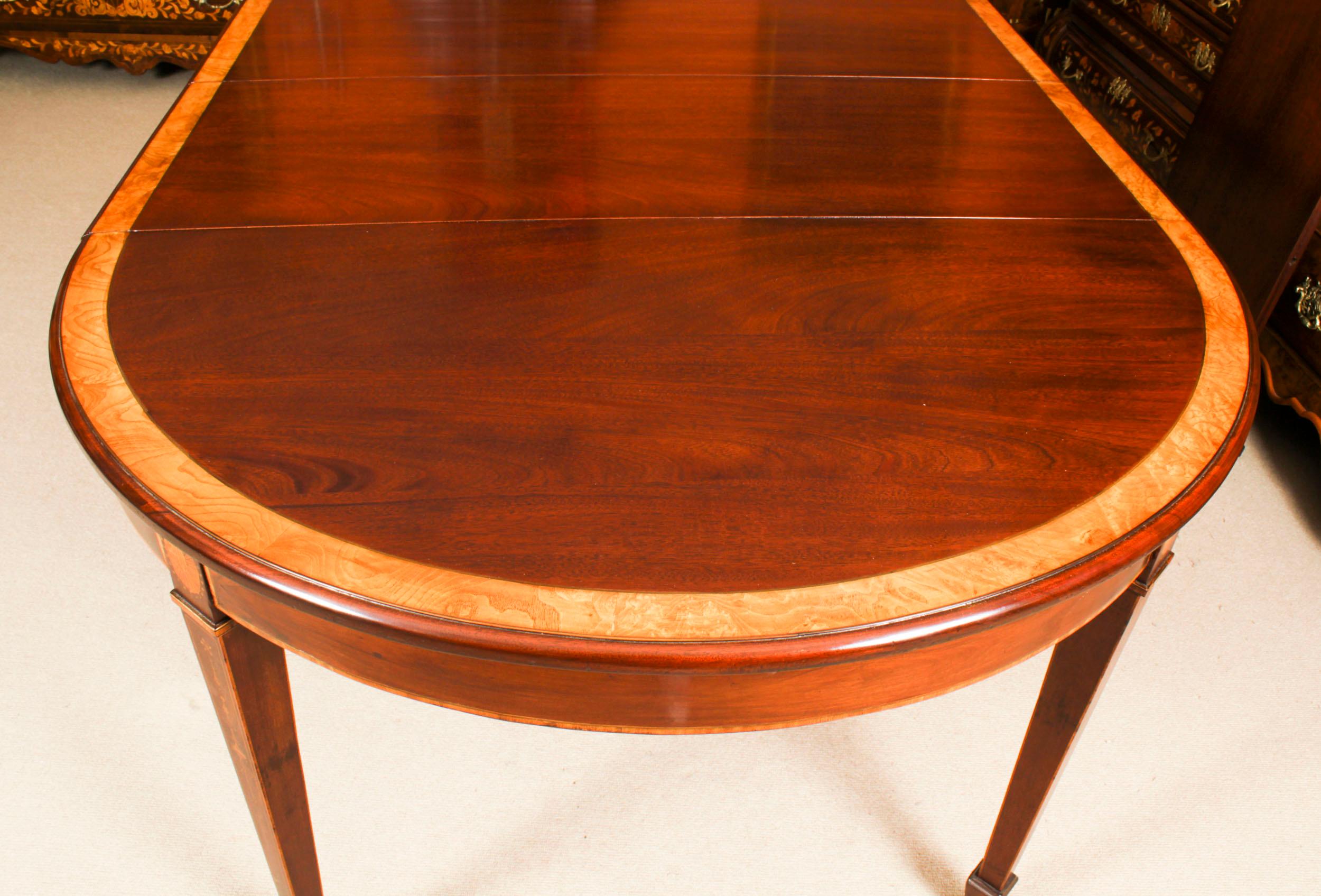 Antique Edwardian Inlaid Flame Mahogany Extending Dining Table Early 20th C. 12