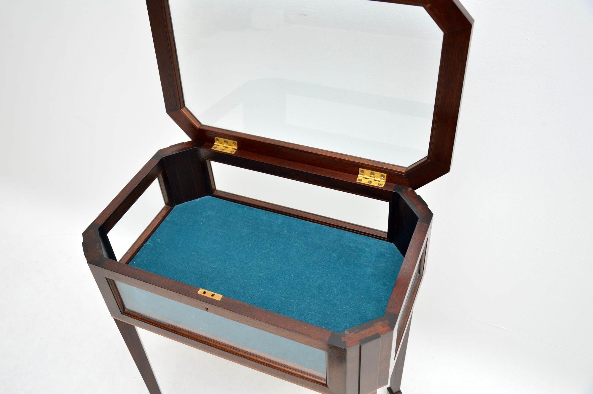 Antique Edwardian Inlaid Mahogany Bijouterie Display Table In Good Condition In London, GB