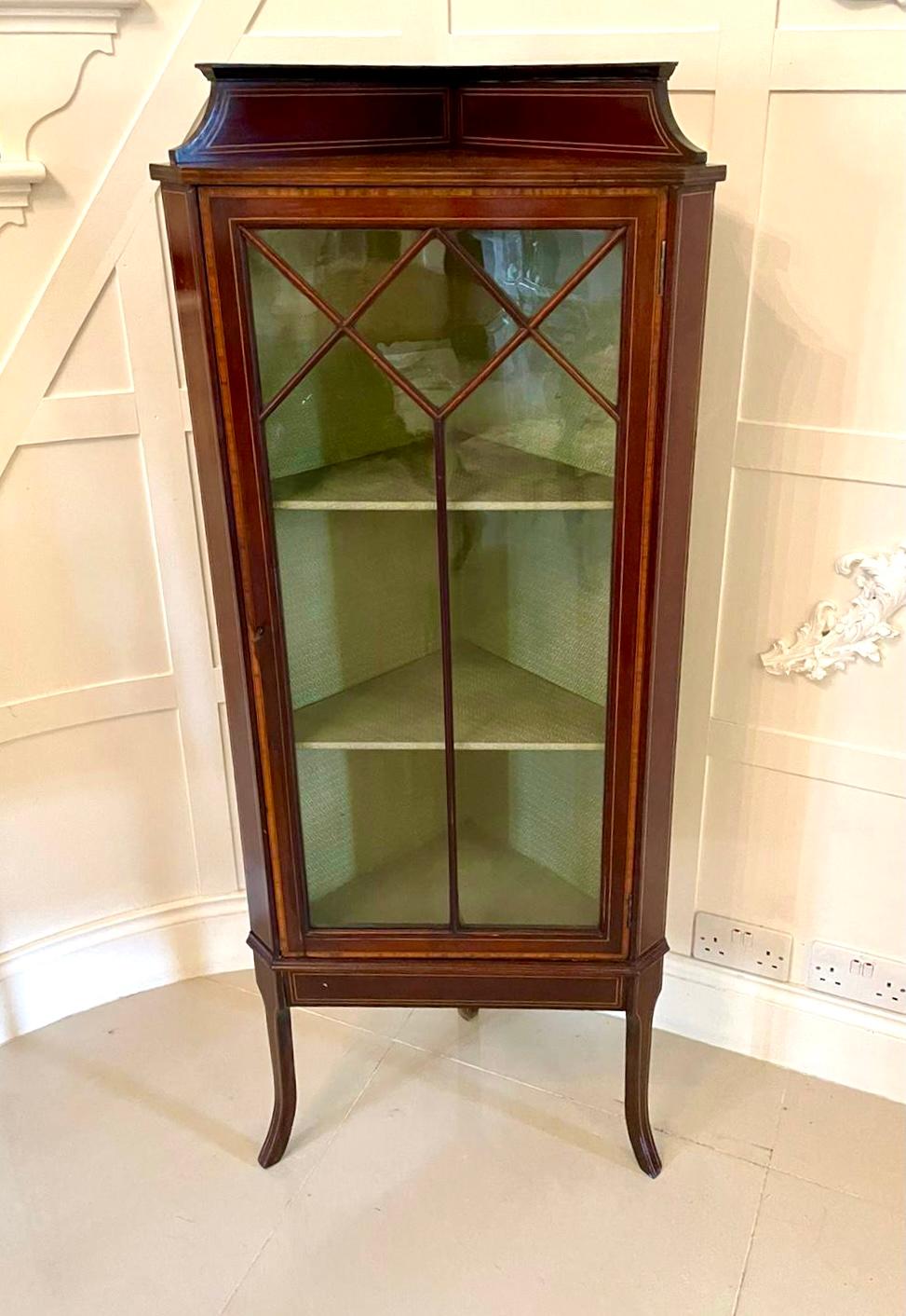Antique Edwardian Inlaid Mahogany Corner Display Cabinet In Good Condition For Sale In Suffolk, GB