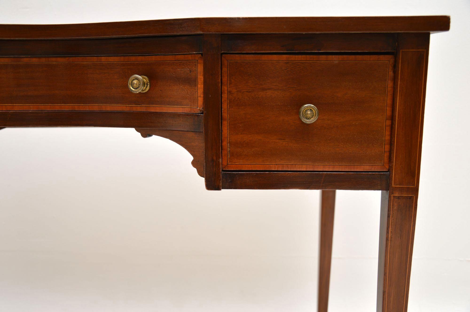 Antique Edwardian Inlaid Mahogany Writing Table or Desk In Good Condition In London, GB