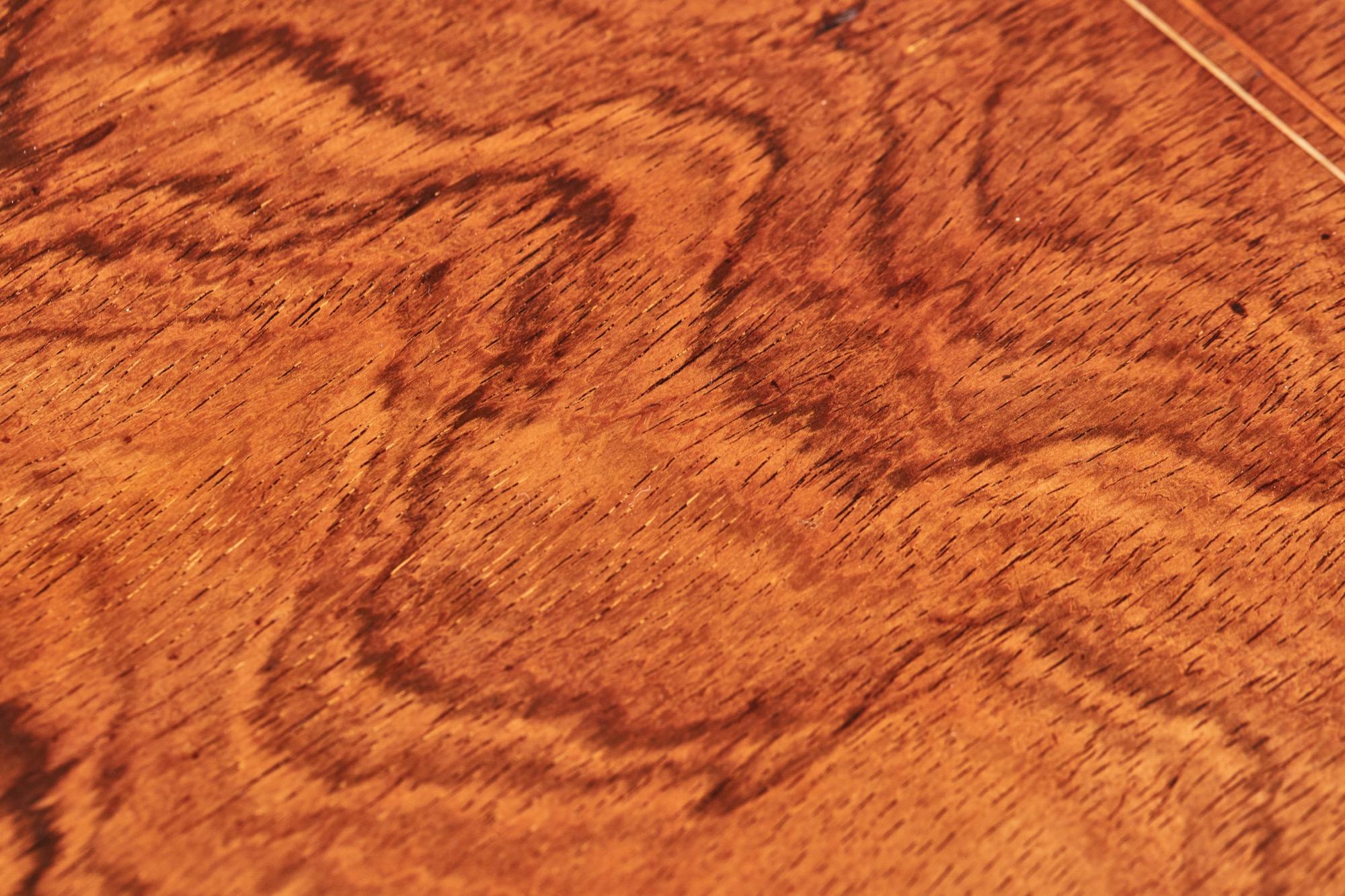 Antiker edwardianischer Palisander-Mitteltisch mit Intarsien (Sonstiges) im Angebot