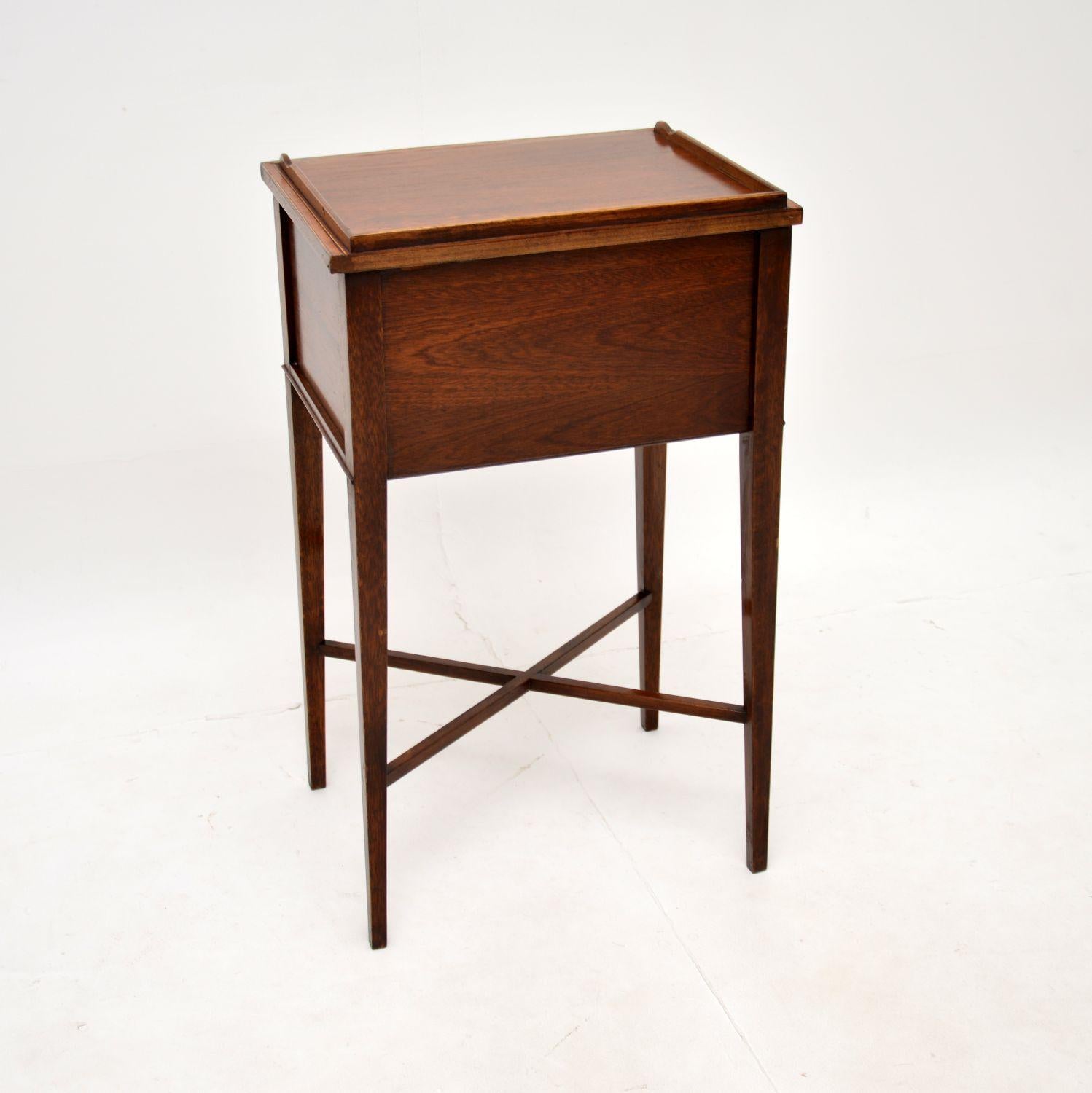 Early 20th Century Antique Edwardian Inlaid Side Table For Sale