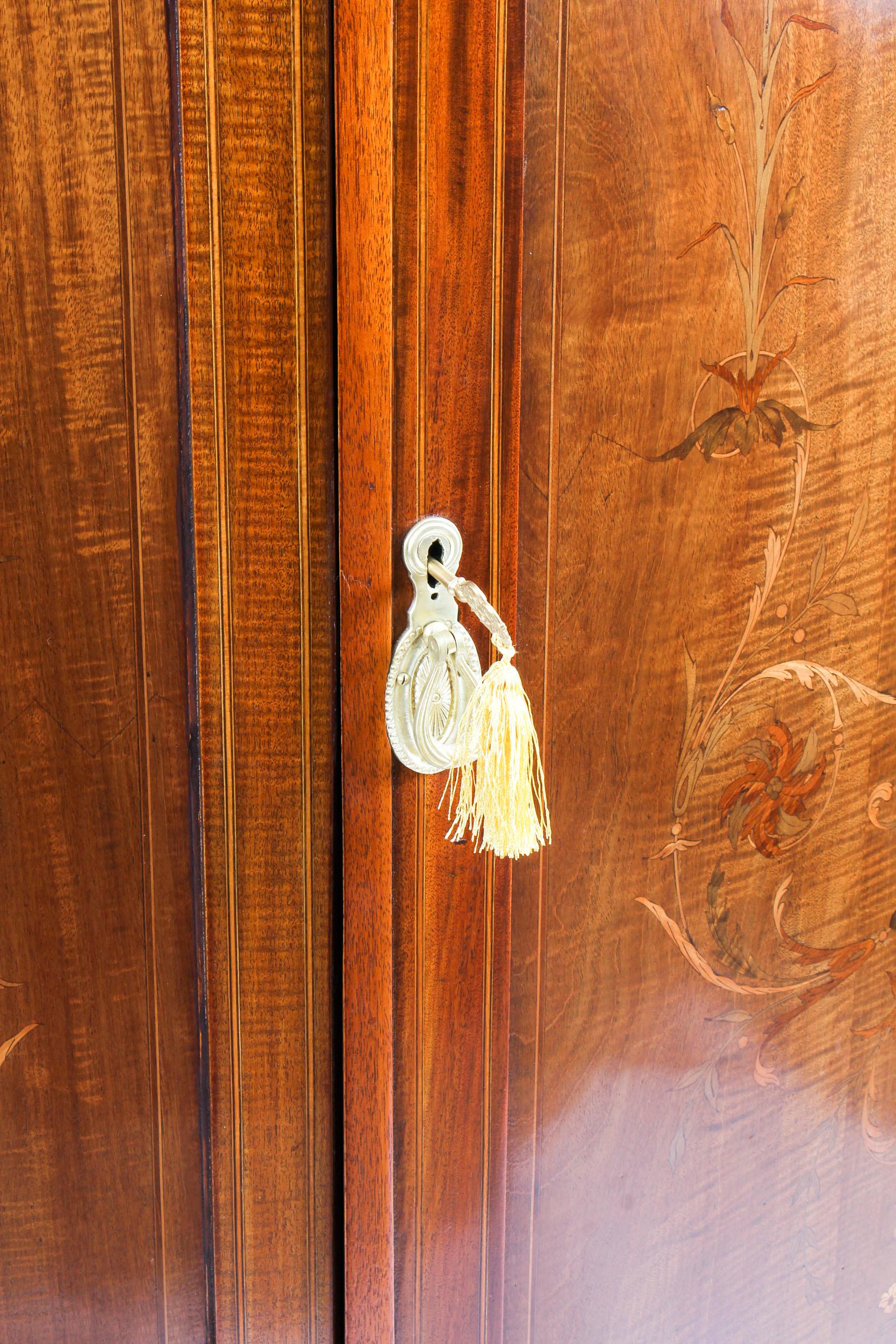 Antique Edwardian Inlaid Wardrobe Attributed to Edwards & Roberts, 19th Century In Good Condition In London, GB