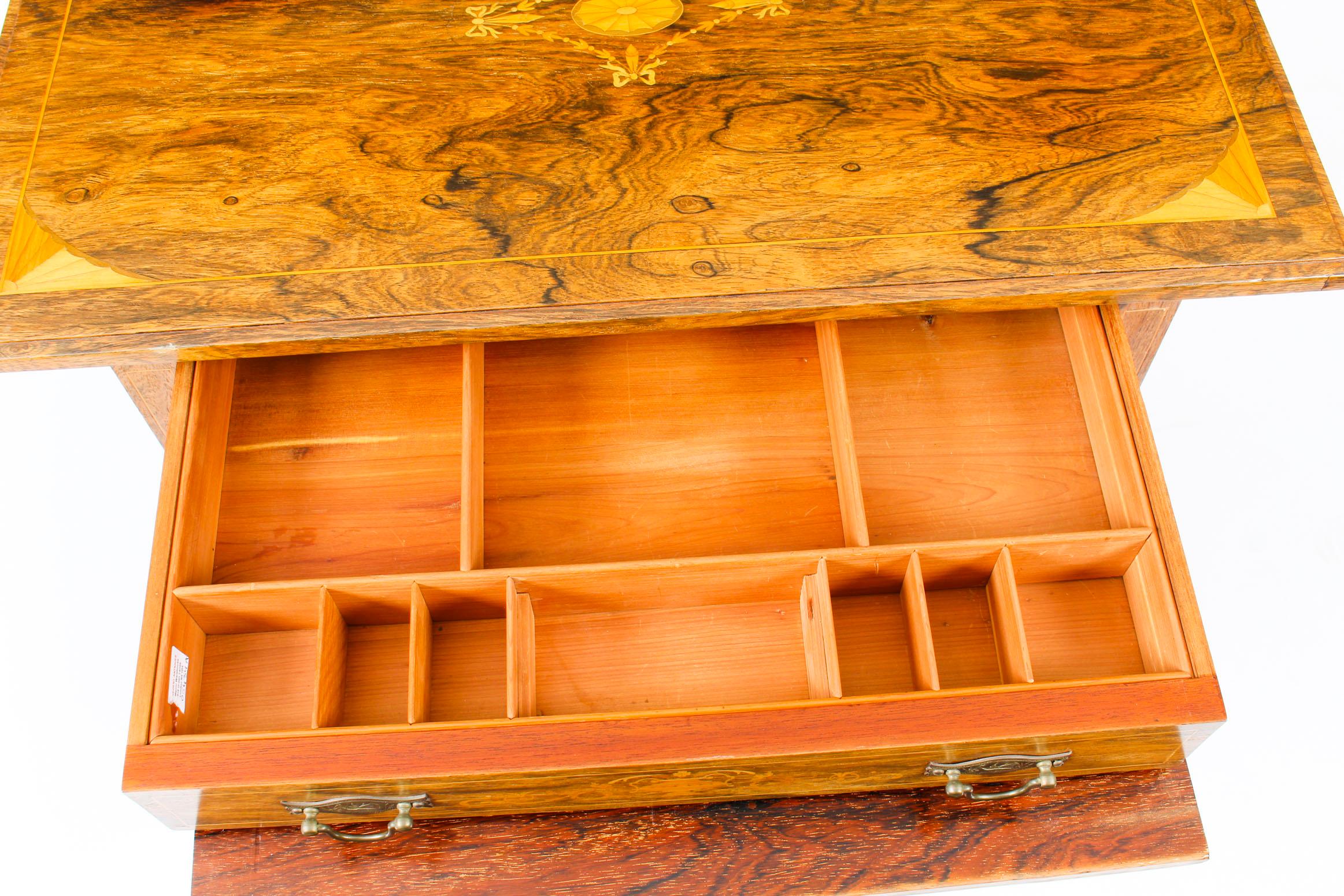 Bois Ancienne table d'appoint édouardienne d'appoint en forme de boîte de travail incrustée, 19ème siècle en vente