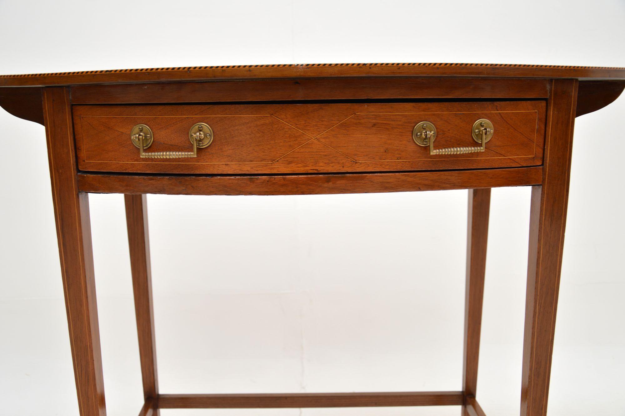 Antiker edwardianischer Schreibtisch / Schreibtisch mit Intarsien im Angebot 4