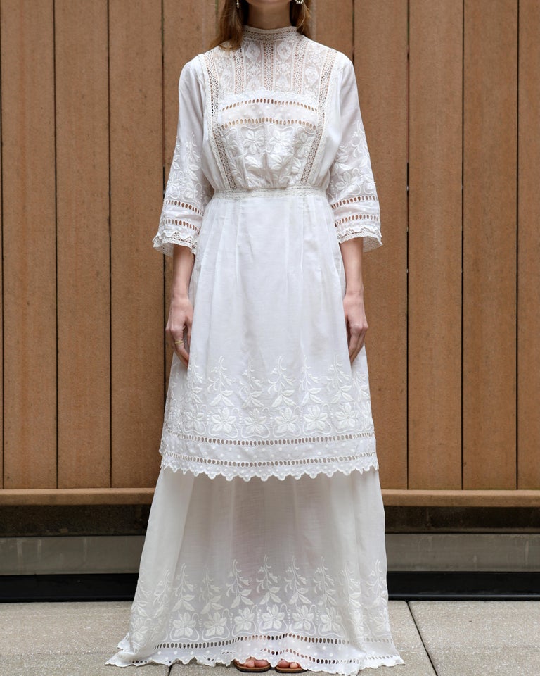 sachin and babi light blue dress Ivory Embroidered Floral Dress w/ Pearl Waistband & Scallop Hem - Size: 2 main image 1