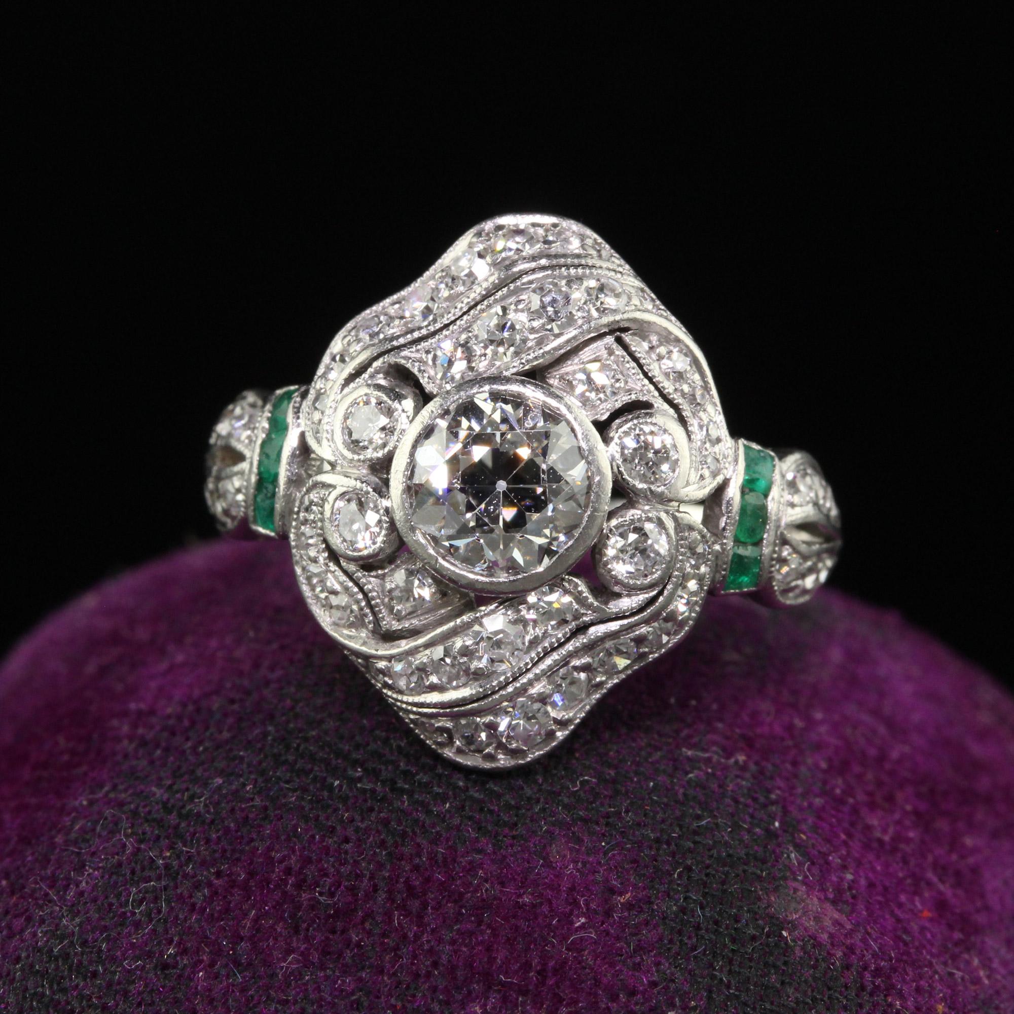 Schöne antike Edwardian J.E. Caldwell Platin Old Euro Diamant Verlobungsring. Dieser unglaubliche Edwardian J. E. Caldwell Verlobungsring ist aus Platin gefertigt. Dieser wunderschöne Ring zeigt einen Diamanten im alten europäischen Schliff in der