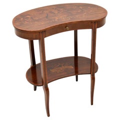 Table d'appoint ancienne de style édouardien en forme de rein
