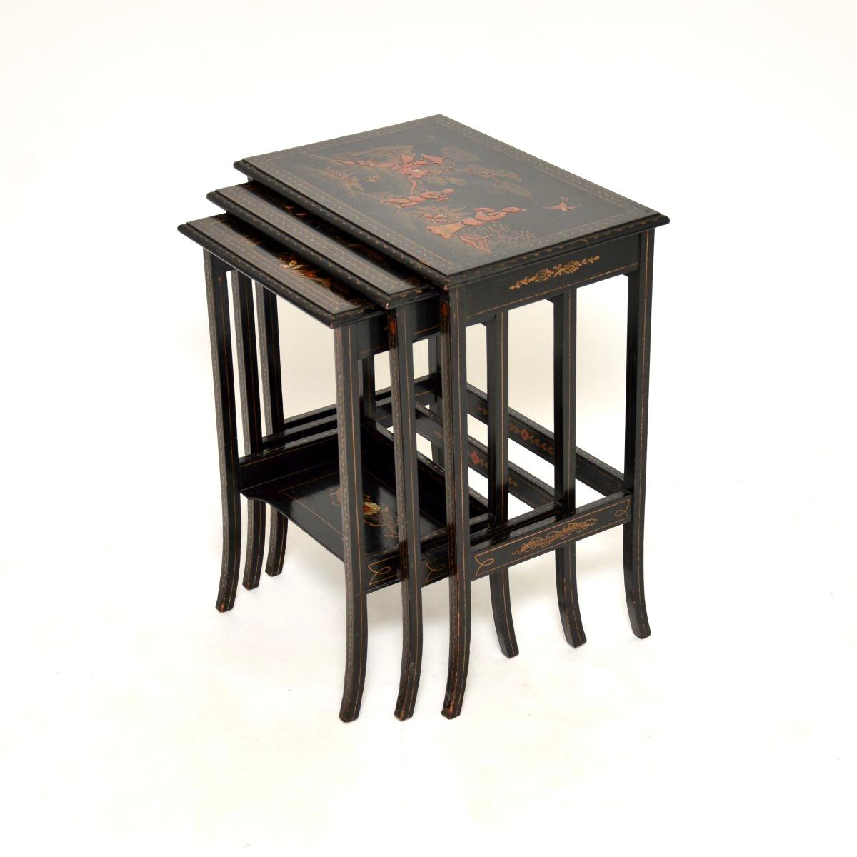 British Antique Edwardian Lacquered Chinoiserie Nest of Tables For Sale