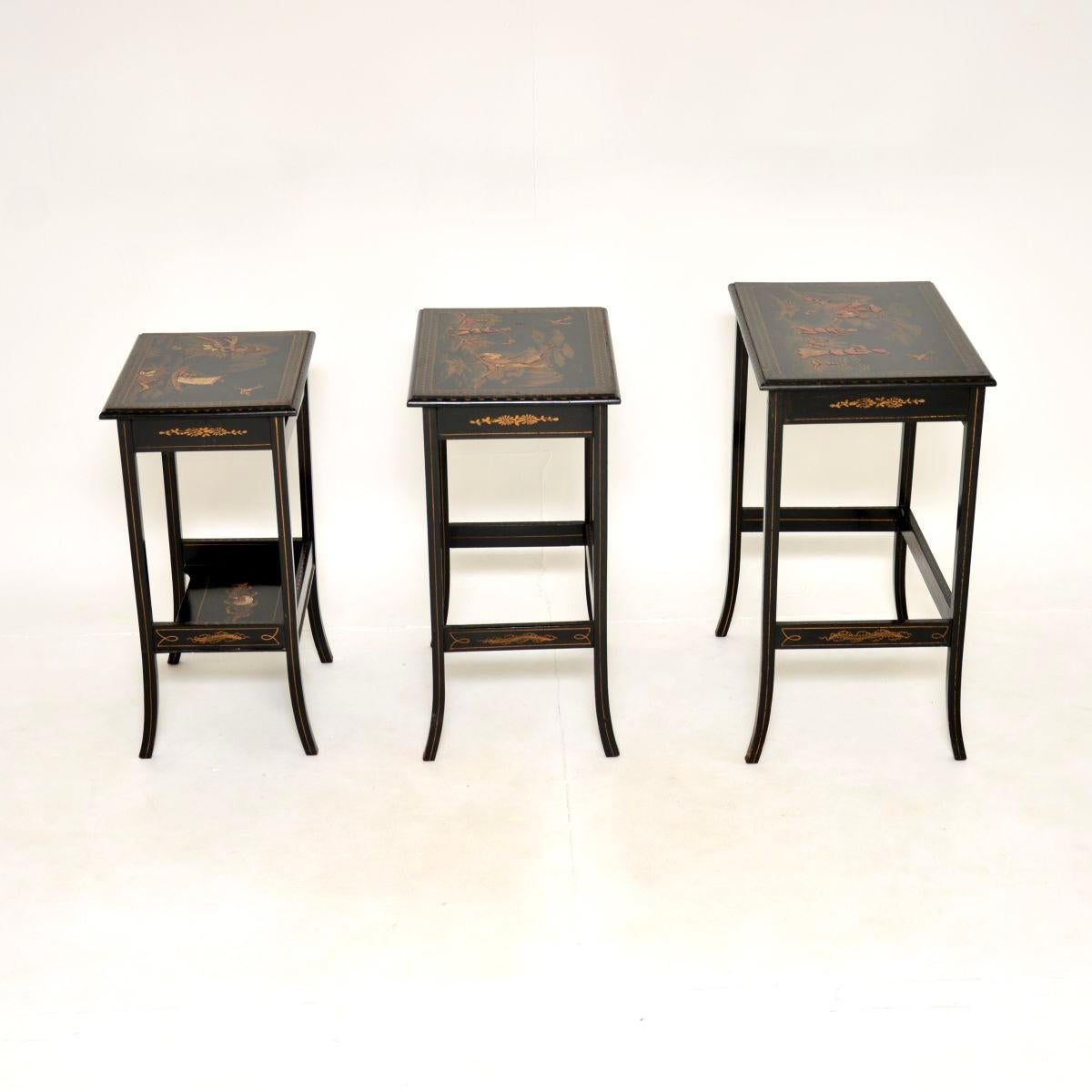 Early 20th Century Antique Edwardian Lacquered Chinoiserie Nest of Tables For Sale