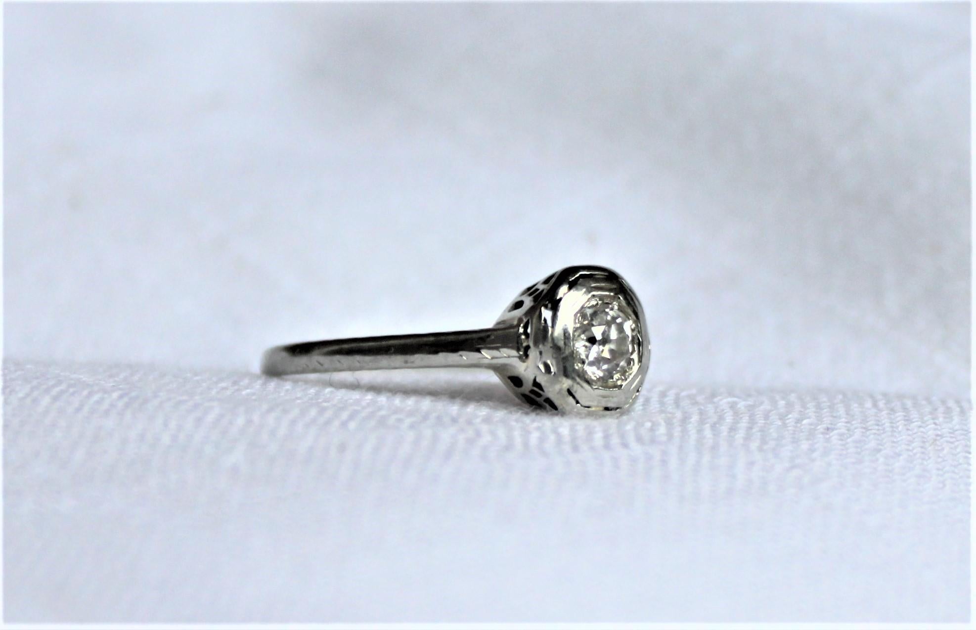 American Antique Edwardian Ladies 18-Karat White Gold and Diamond Solitaire Ring