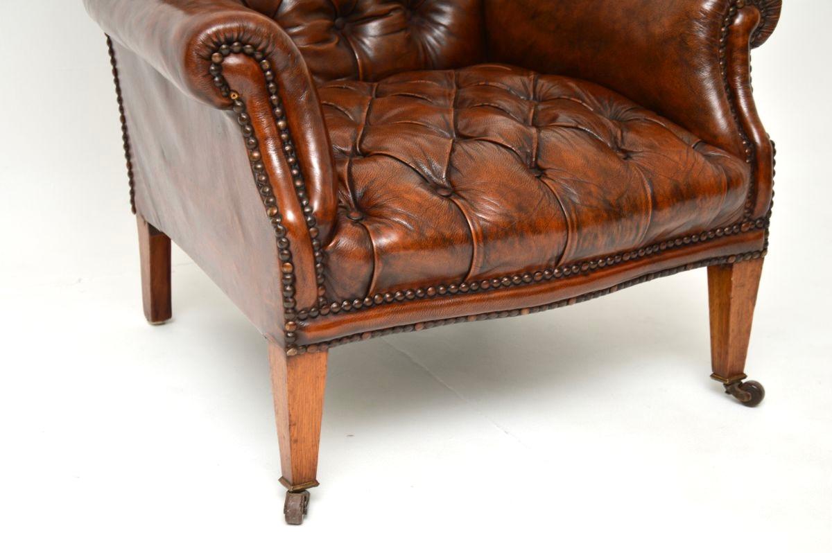Sillón de cuero eduardiano antiguo en venta 3