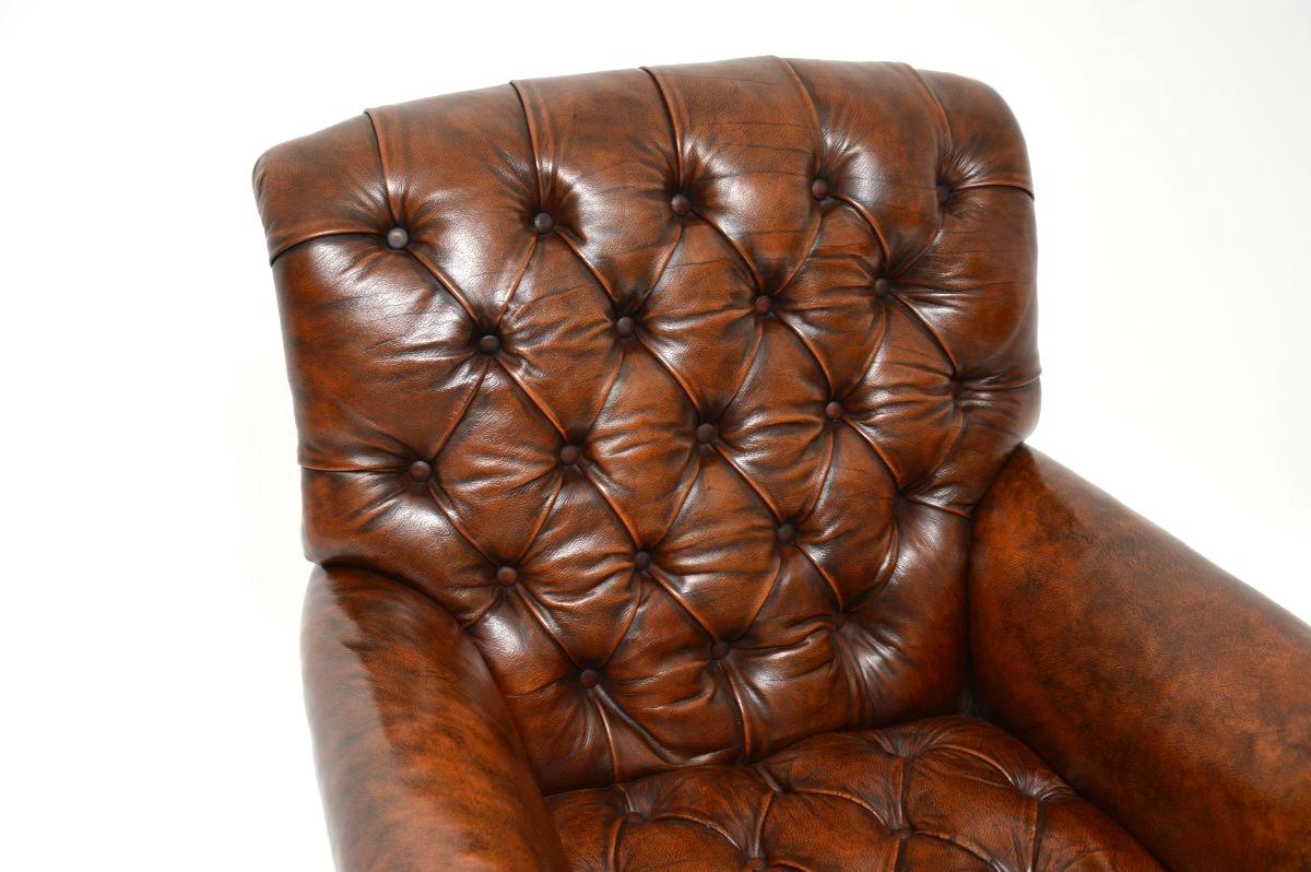 Sillón de cuero eduardiano antiguo en venta 1