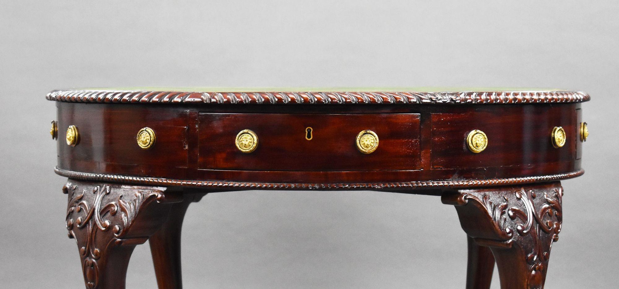 Ancienne table à tambour en acajou de l'époque édouardienne en vente 5