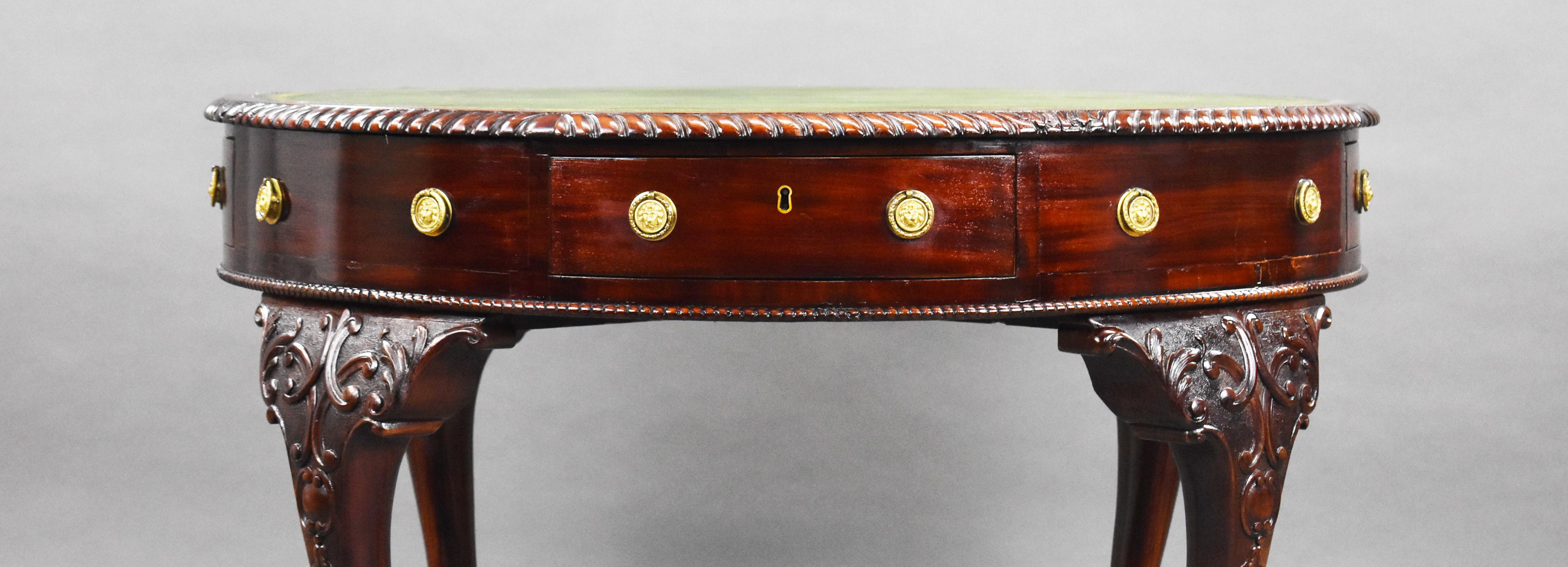 Anglais Ancienne table à tambour en acajou de l'époque édouardienne en vente