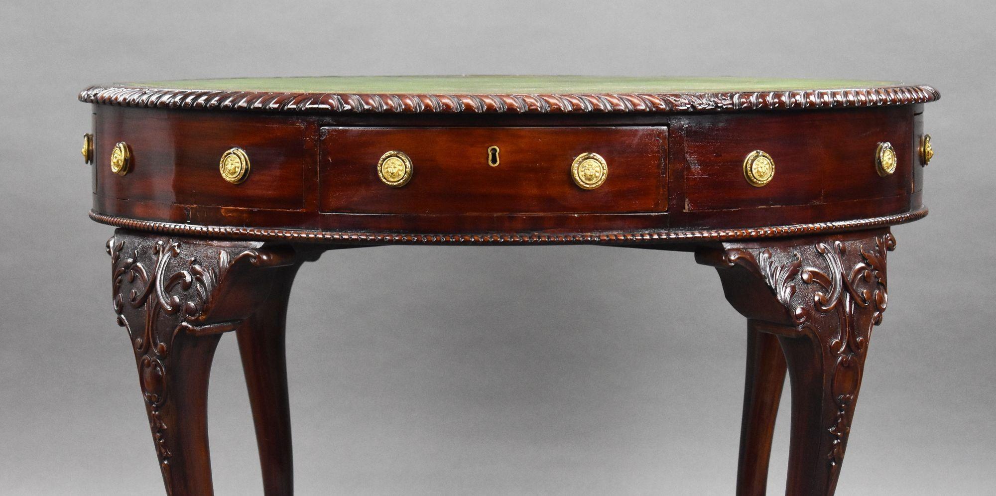 Ancienne table à tambour en acajou de l'époque édouardienne en vente 1