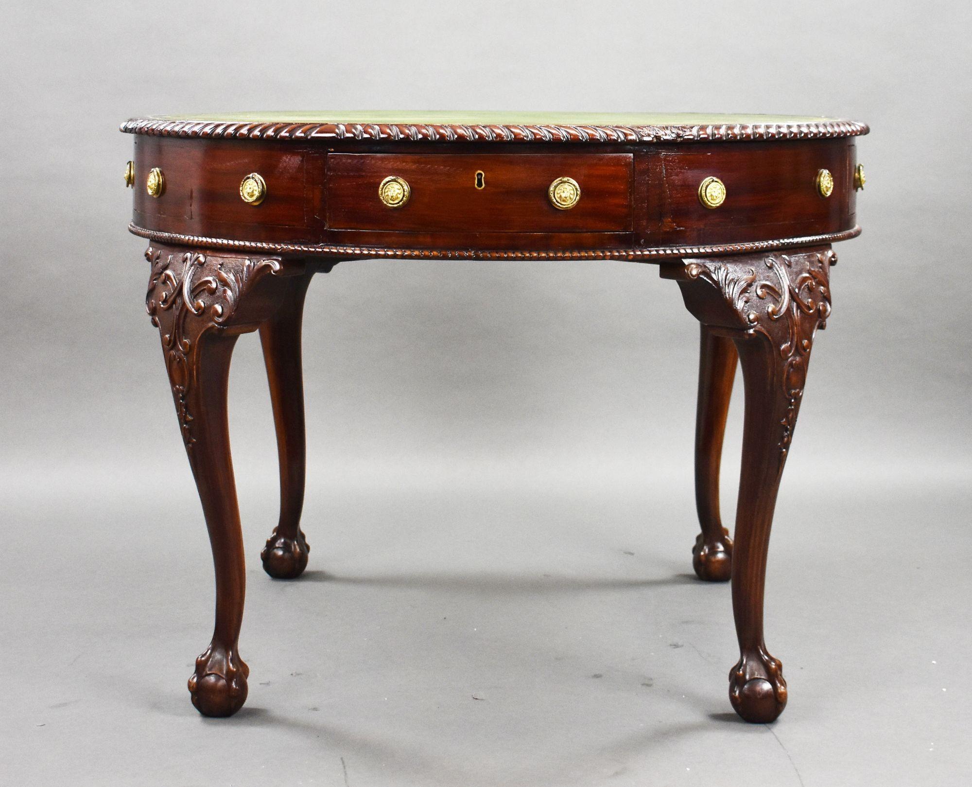 Ancienne table à tambour en acajou de l'époque édouardienne en vente 2