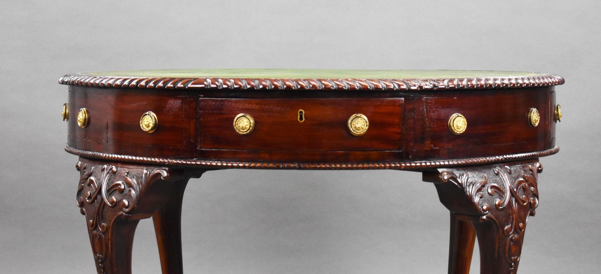 Ancienne table à tambour en acajou de l'époque édouardienne en vente 3