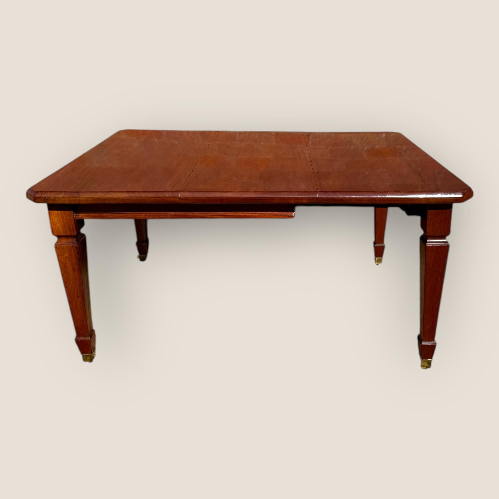 Antiker edwardianischer Mahagoni-Esstisch mit extra Blatt im Angebot 3