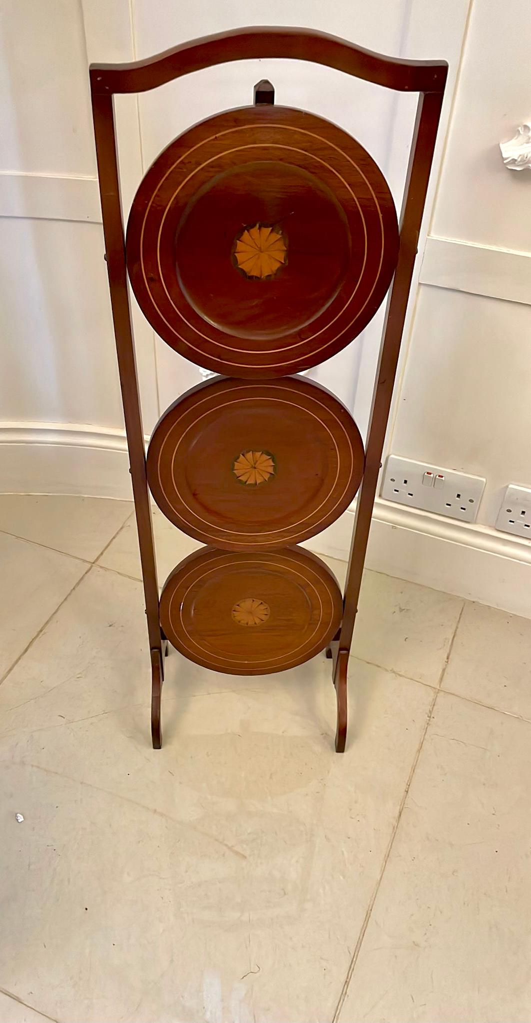 cake floor stand