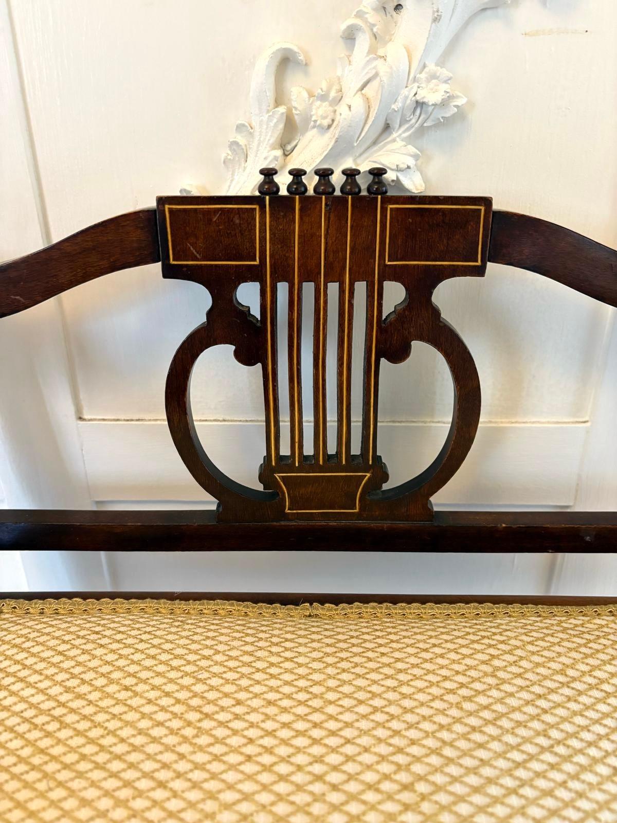 Antico sgabello per pianoforte intarsiato in mogano edoardiano in vendita 1