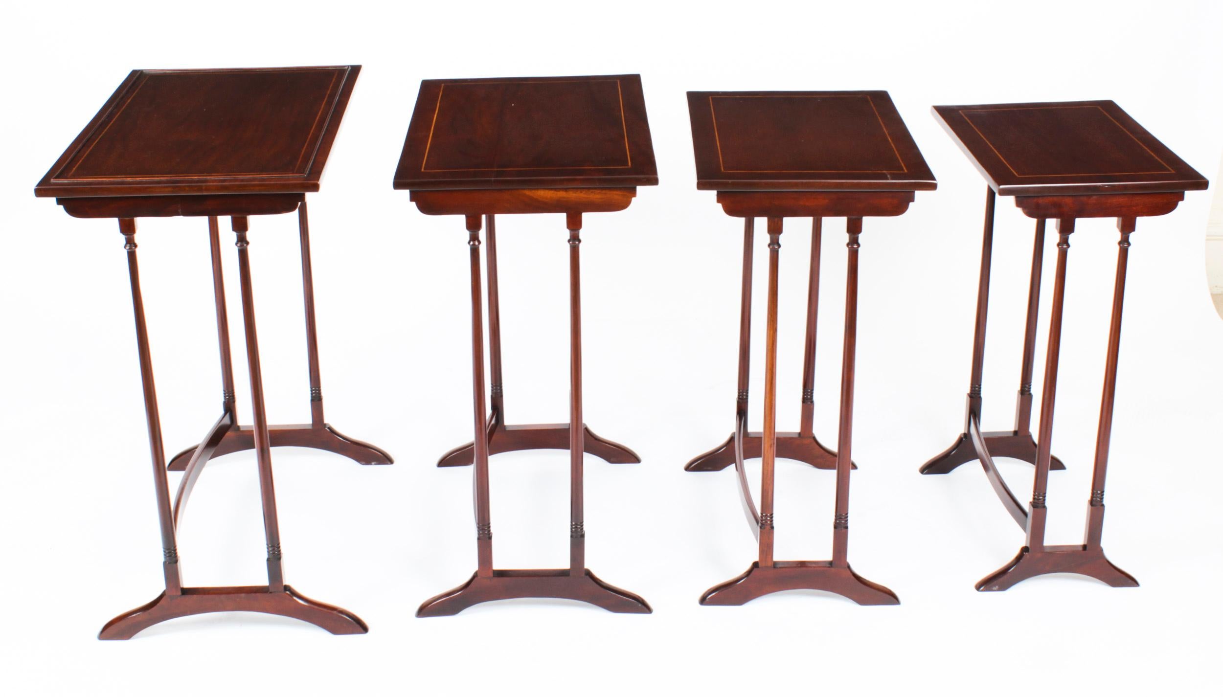 English Antique Edwardian Mahogany Nest of Four Tables Early 20th Century For Sale