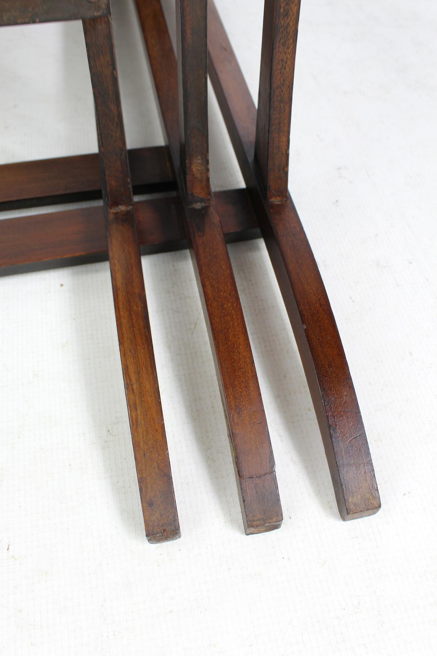 Antique Edwardian Mahogany Nest of Tables Nesting Coffee Tables English, 1910 For Sale 8