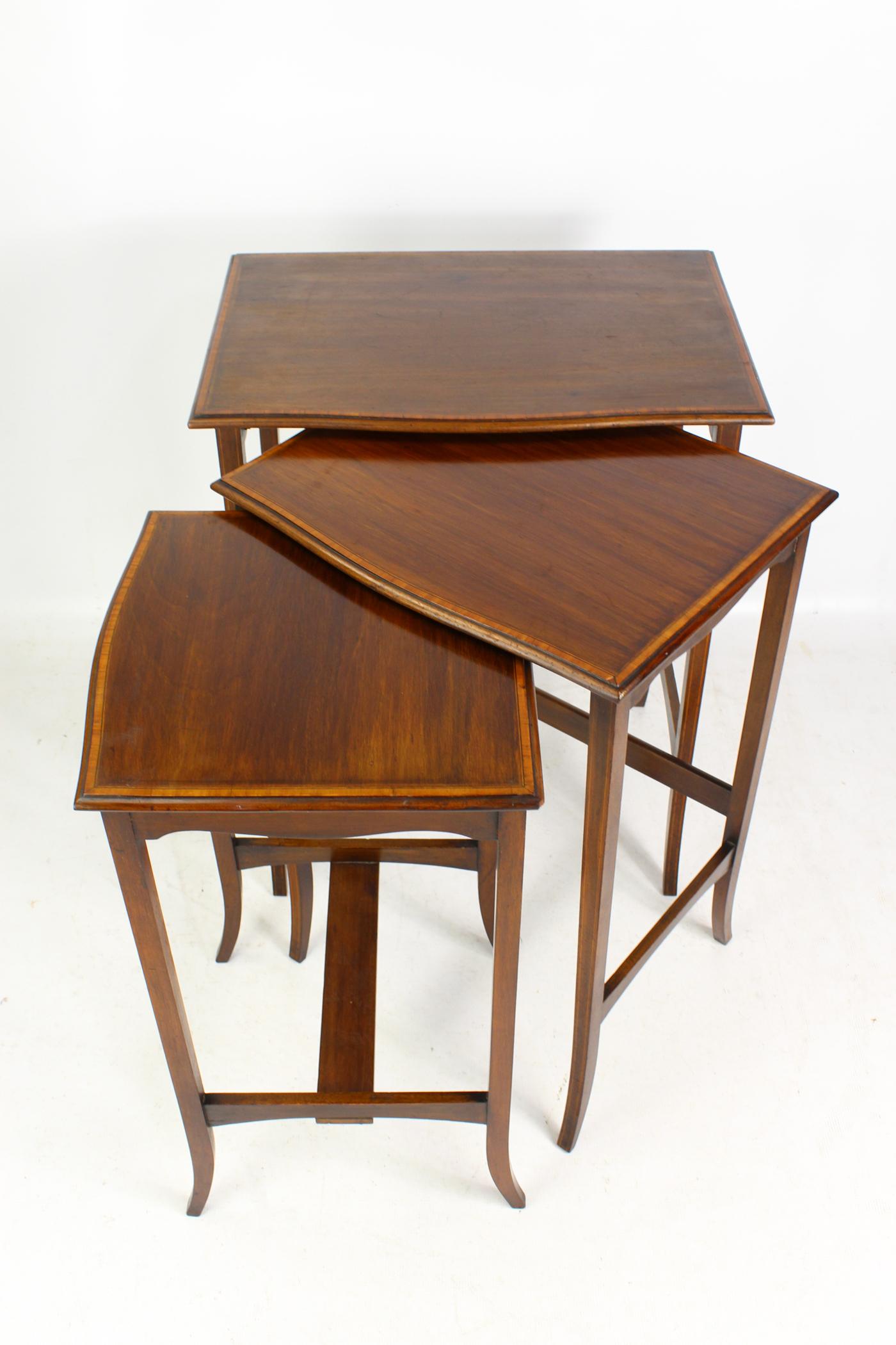 Antique Edwardian Mahogany Nest of Tables Nesting Coffee Tables English, 1910 For Sale 2