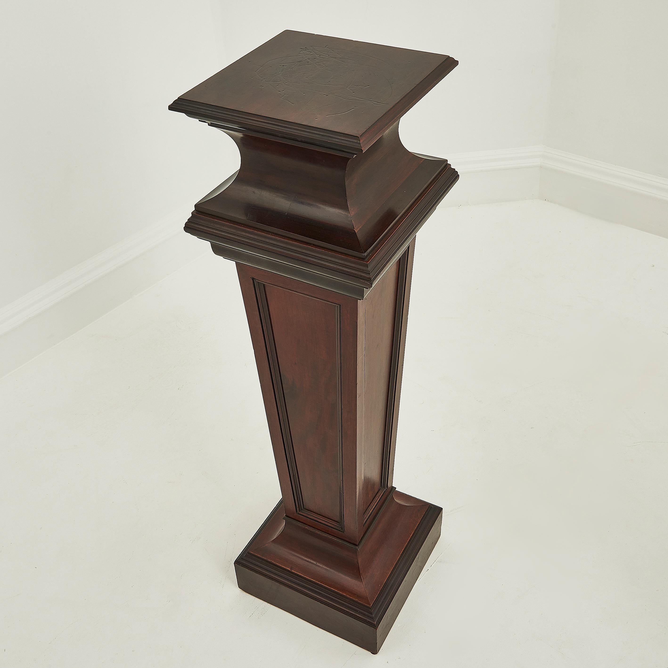 Early 20th Century Antique Edwardian Mahogany Pedestal Stand For Sale