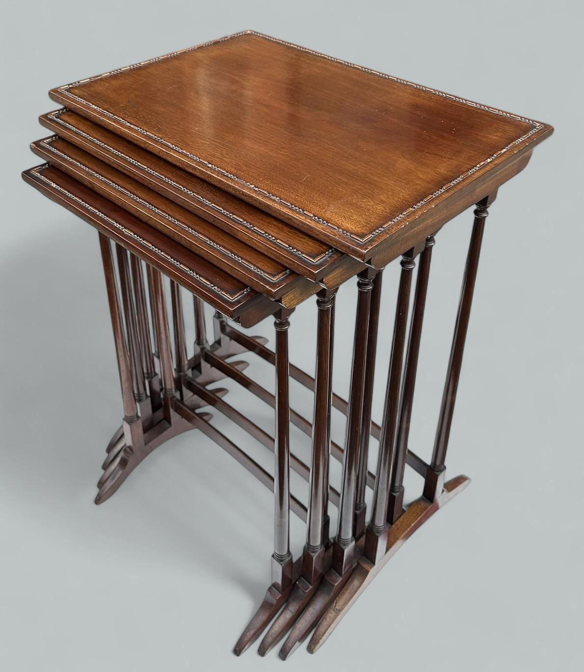 19th Century Antique Edwardian Mahogany Quartetto Set Nest of Four Occasional Tables 1900 For Sale