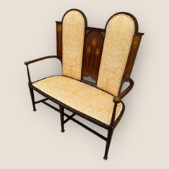 Antiguo Sillón Edwardian de caoba con incrustaciones de madera satinada Art Nouveau de dos plazas