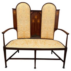 Divano Art Nouveau edoardiano in mogano e legno satinato intarsiato